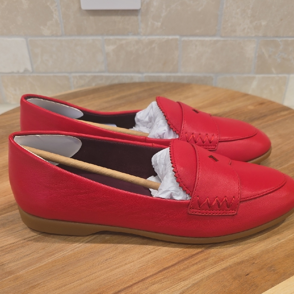 Aerosoles Benvenuto Loafer in Racing Red Leather, US women's size 5.5M New
